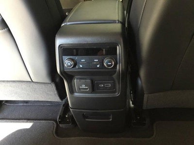 2022 GMC Acadia SLT
